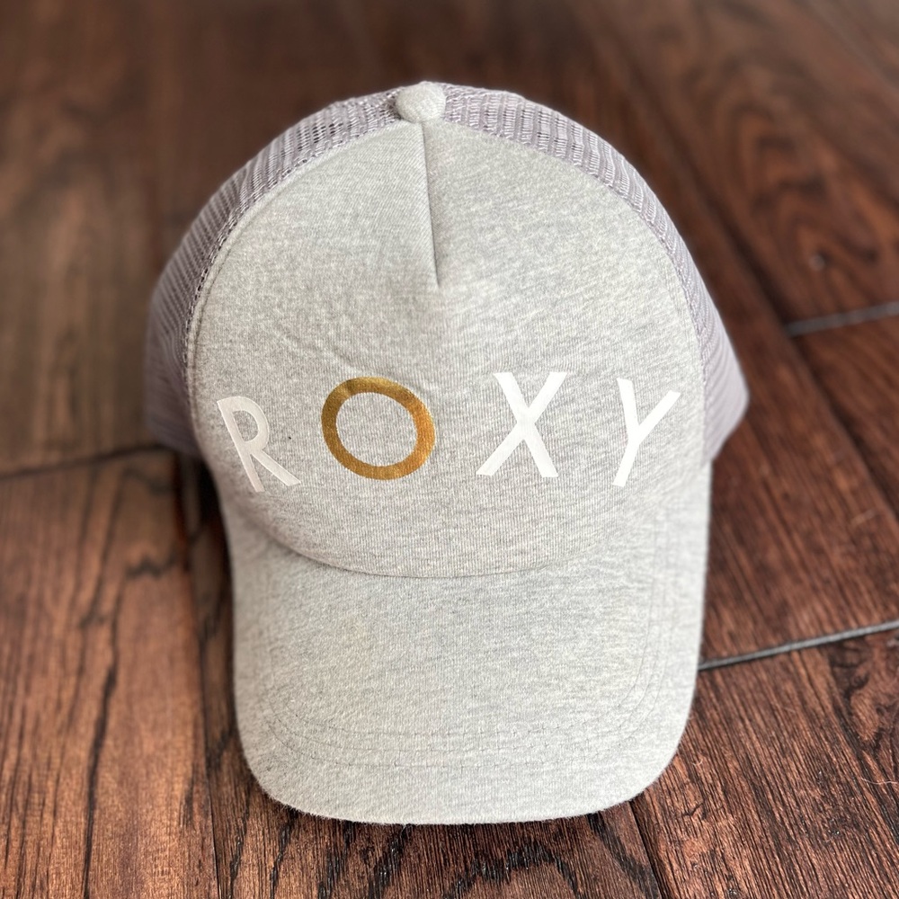 Women’s Roxy trucker hat